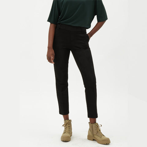 ILTM Gwyneth Faux Suede Compression Pant Black - Victoria's Attic