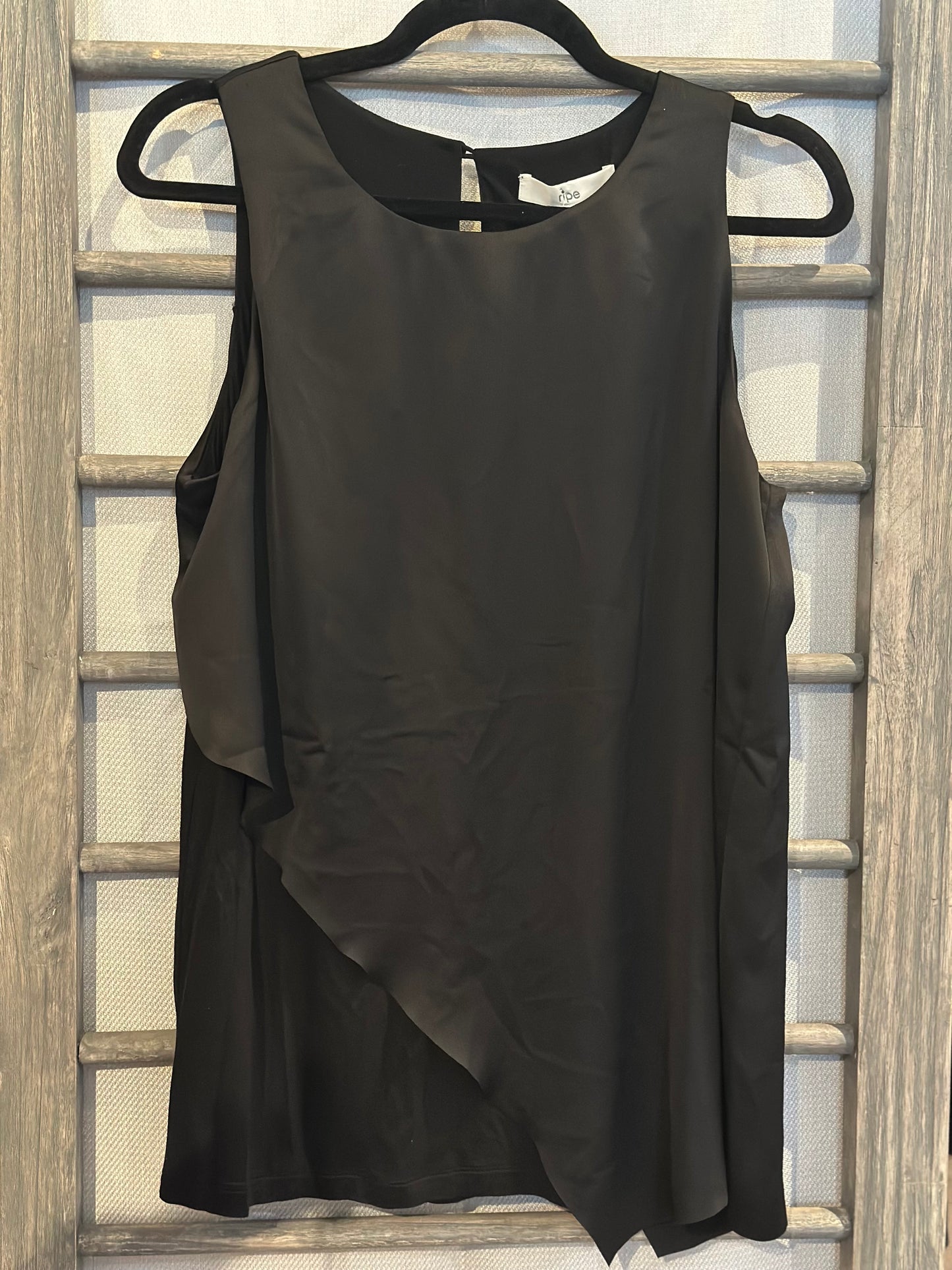 Ripe Maternity & Nursing Assymetric Top sz med