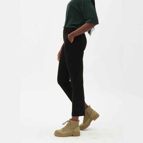 ILTM Gwyneth Faux Suede Compression Pant Black - Victoria's Attic