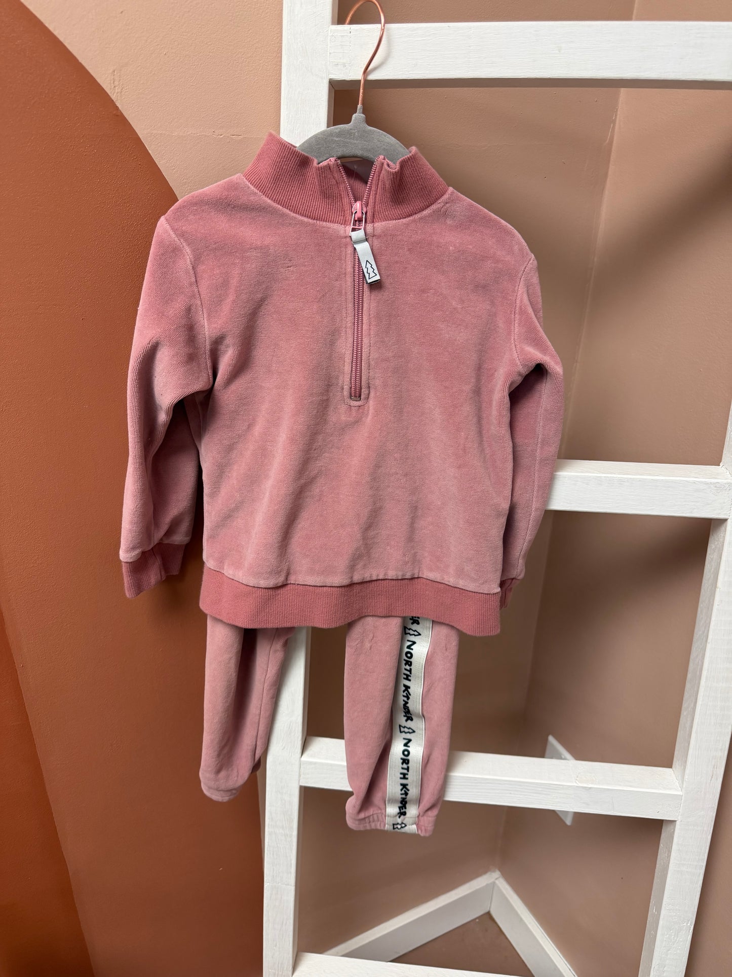 North Kinder Two Piece Set - Size 3/4T