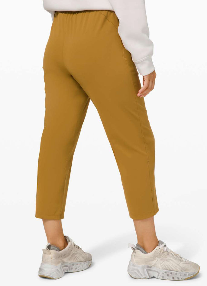 Lululemon Keep Moving Crop 23"
Spiced Bronze Size 10