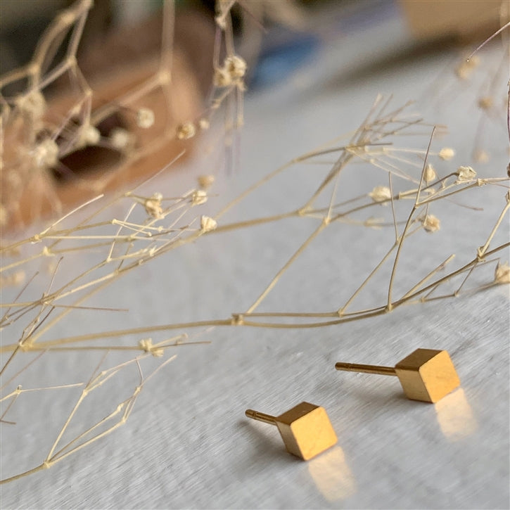 Pika & Bear Minimalist Stud