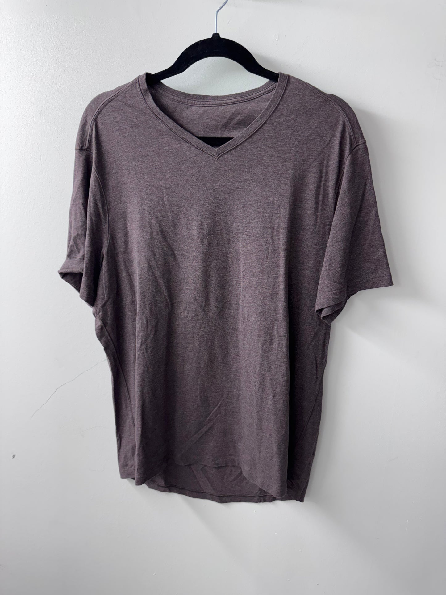 Lululemon Men’s V-neck Burgundy Tshirt - Size Large