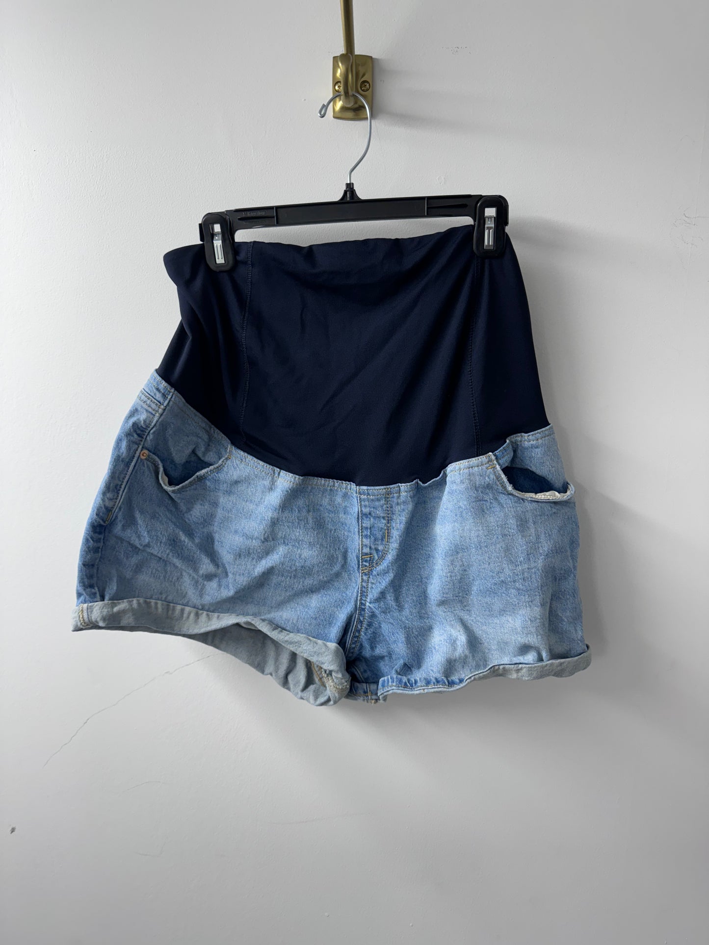 Isabel Maternity Shorts - Size 16