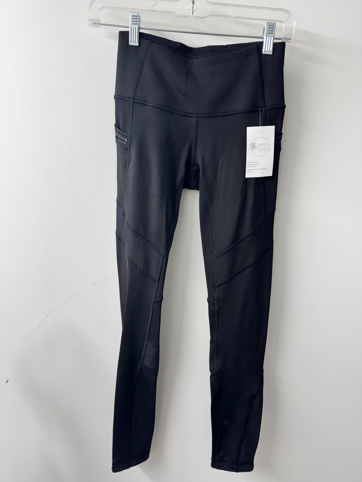 Lululemon Keep the Fleece Tight - Size 2