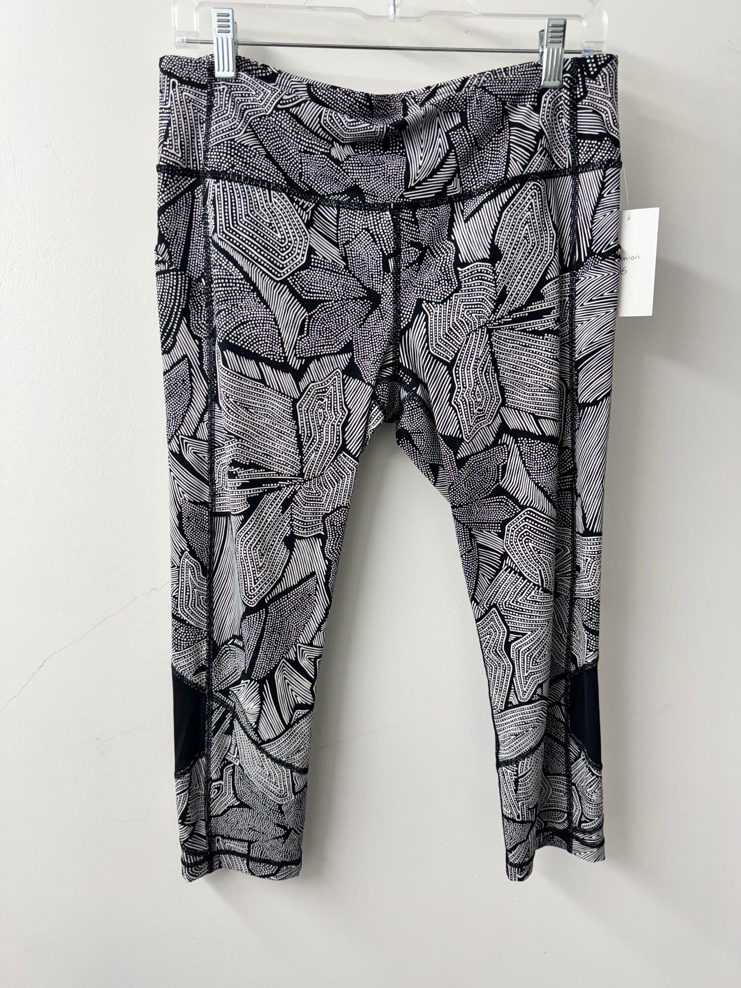 Lululemon Tight Stuff Crop - Size 10