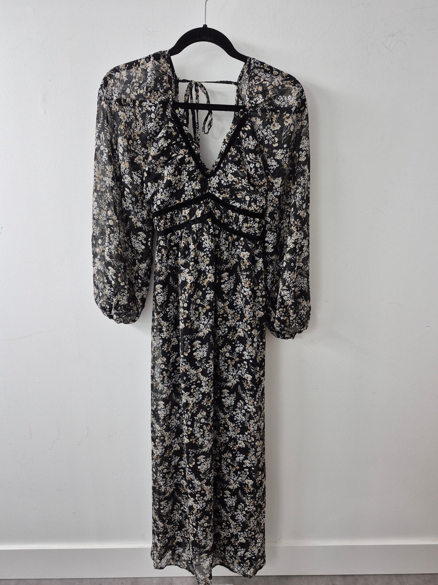 NWT PinkBlush Promesa Black Floral Chiffon V-Neck Velvet Trim Maxi Dress Size Medium