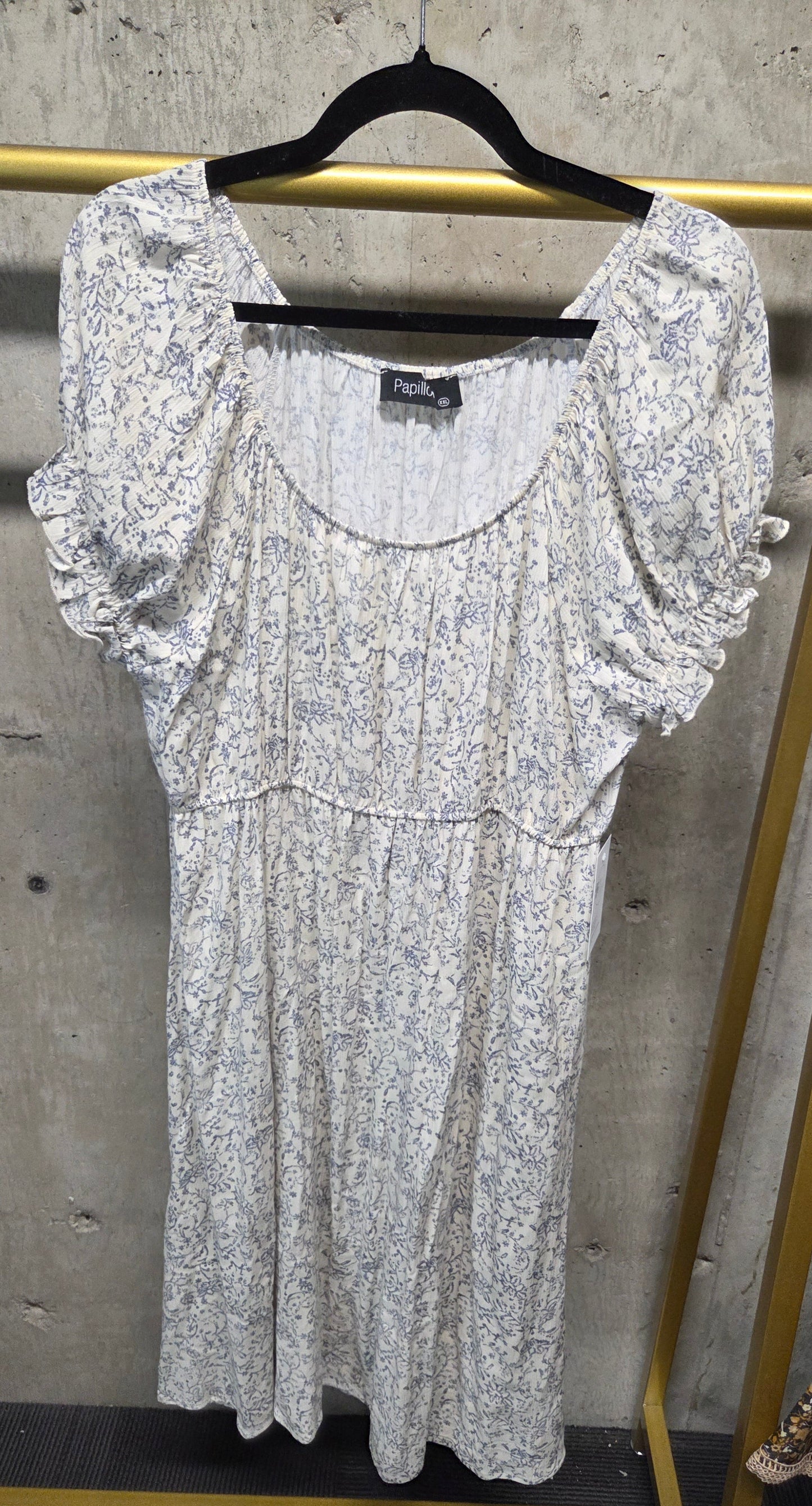 Papillon Puff Sleeve Dress Size XXL