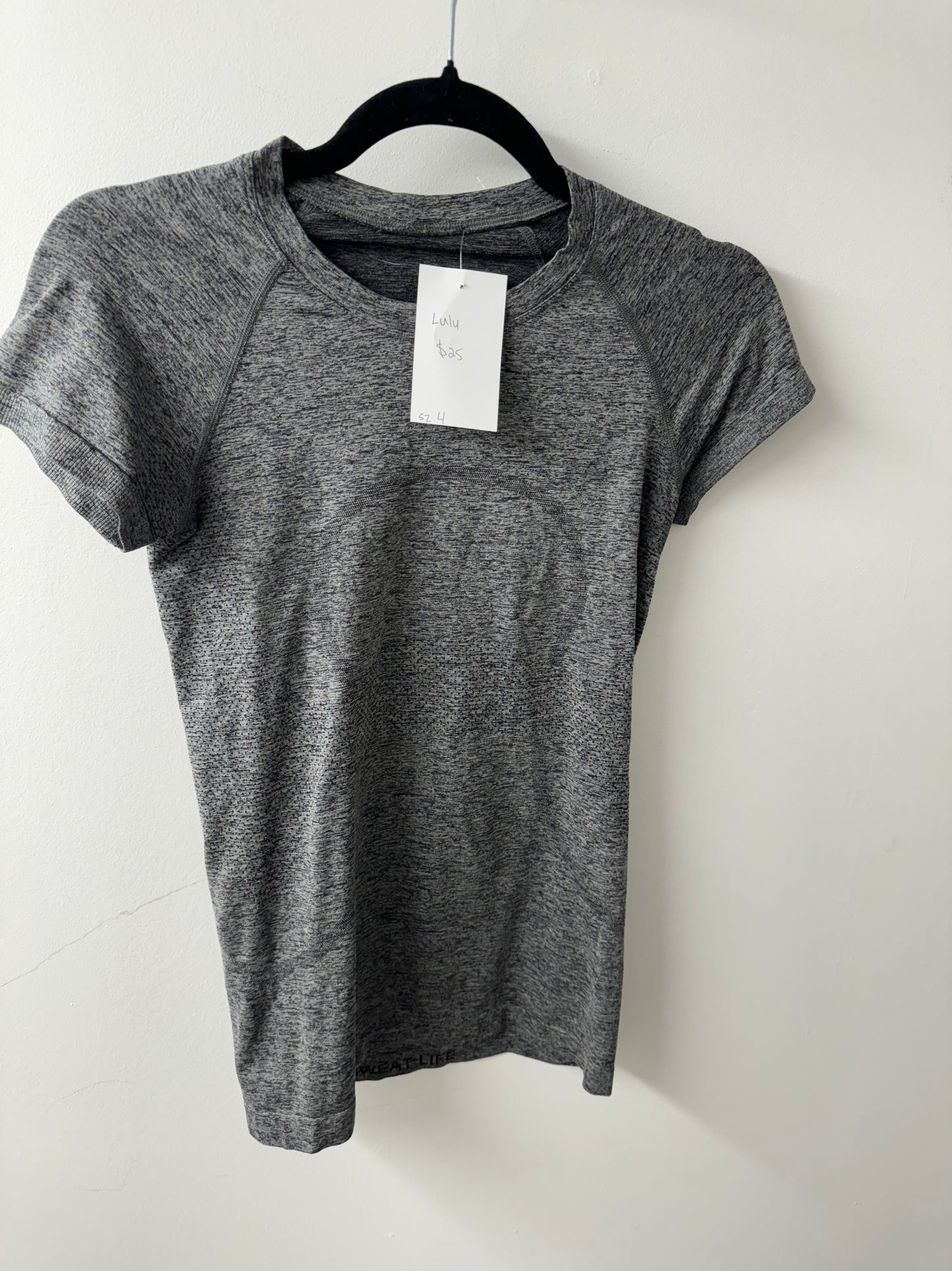 Lululemon- Swiftly Short Sleeve Size 4