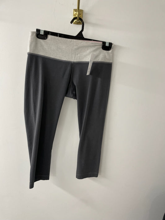 Lululemon-Wunder Under Crops Size 6