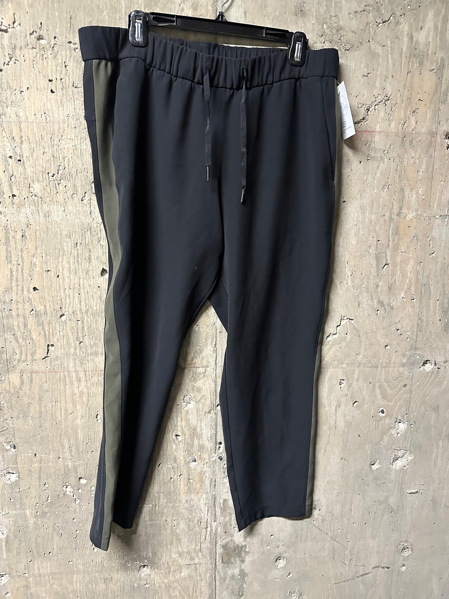 Lululemon On The Fly Pants Sz 12