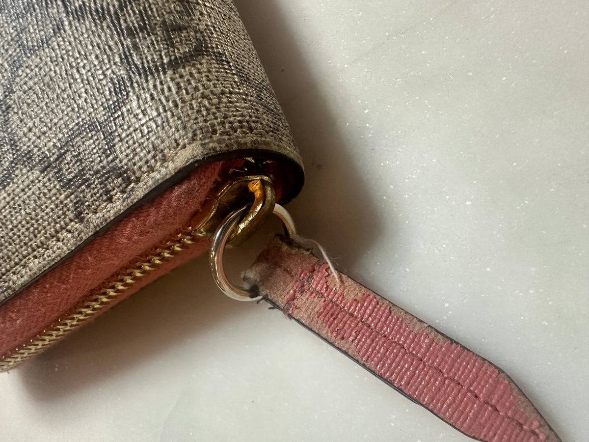 Gucci GG Supreme Monogram Face Zip Around Wallet