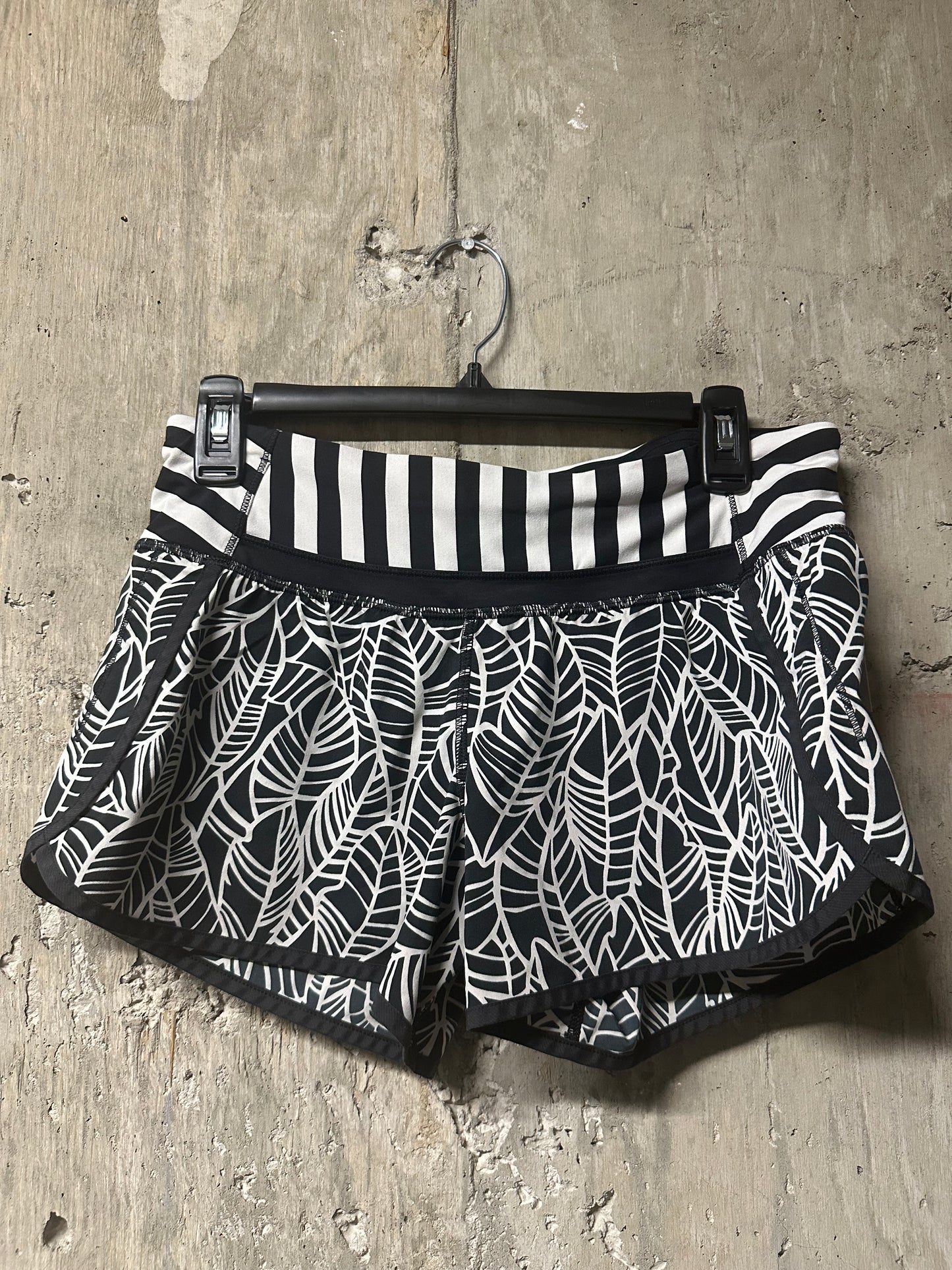 Lululemon Shorts Sz 4