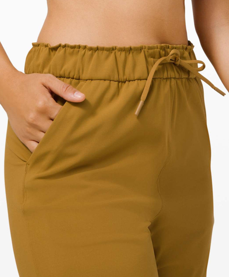 Lululemon Keep Moving Crop 23"
Spiced Bronze Size 10