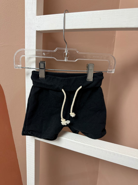 Whistle & Flute Shorts - Size 12/18 Months