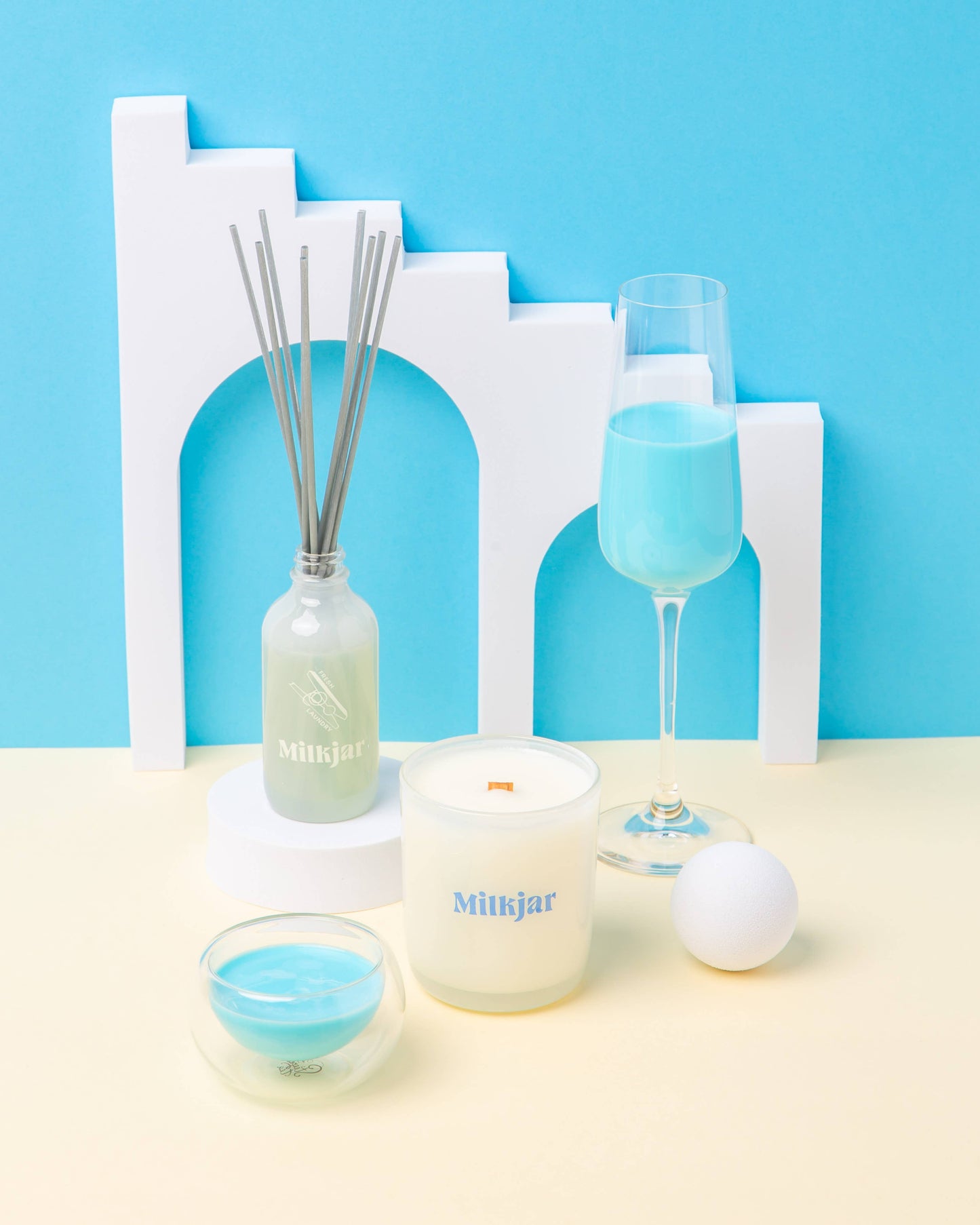 Milk Jar Candle Co. - Fresh Laundry - Rain, Cotton & Vanilla Coco Soy 8oz Candle