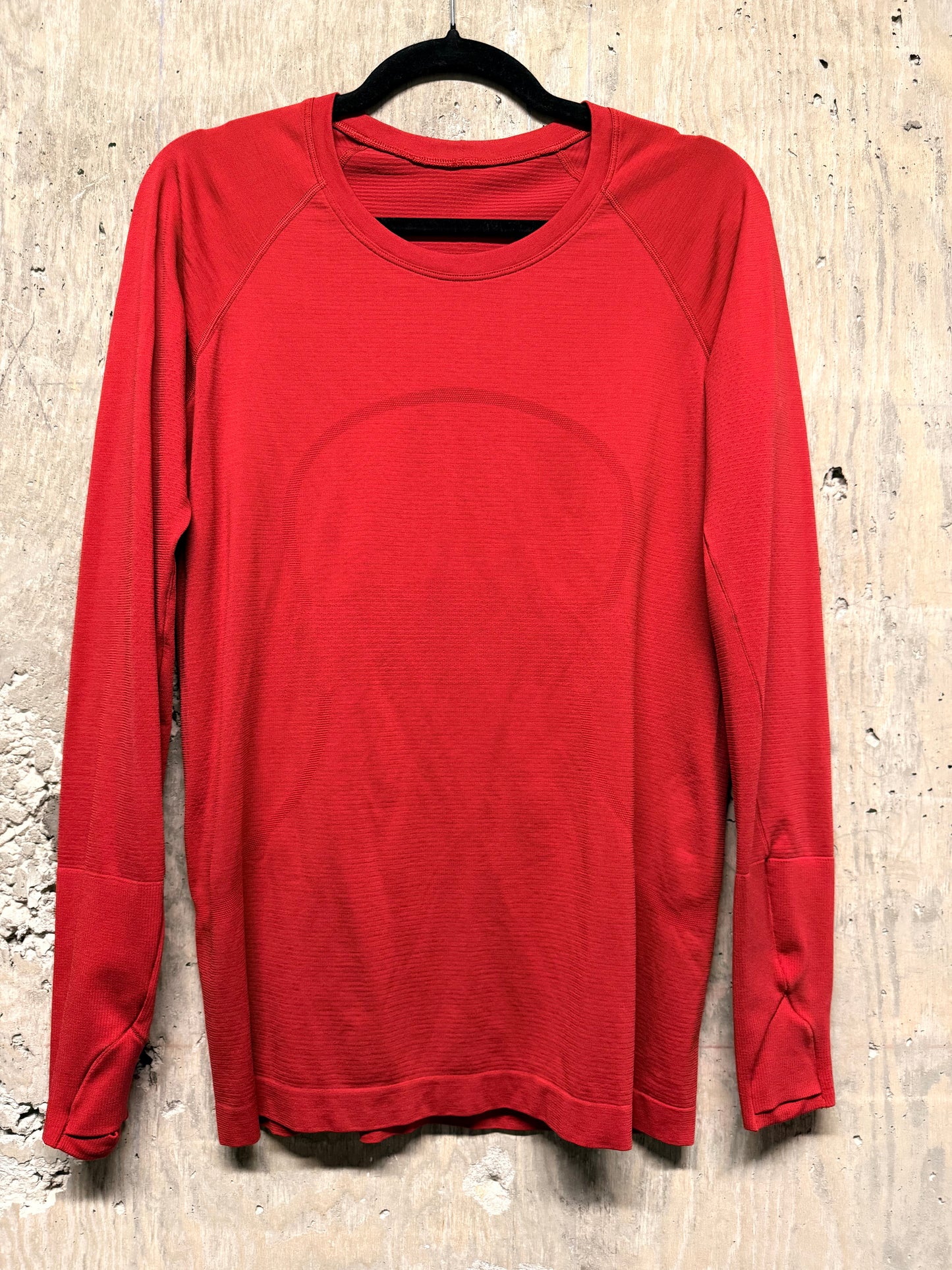 Swiftly Tech Long-Sleeve Shirt 2.0 Hip Length size 10