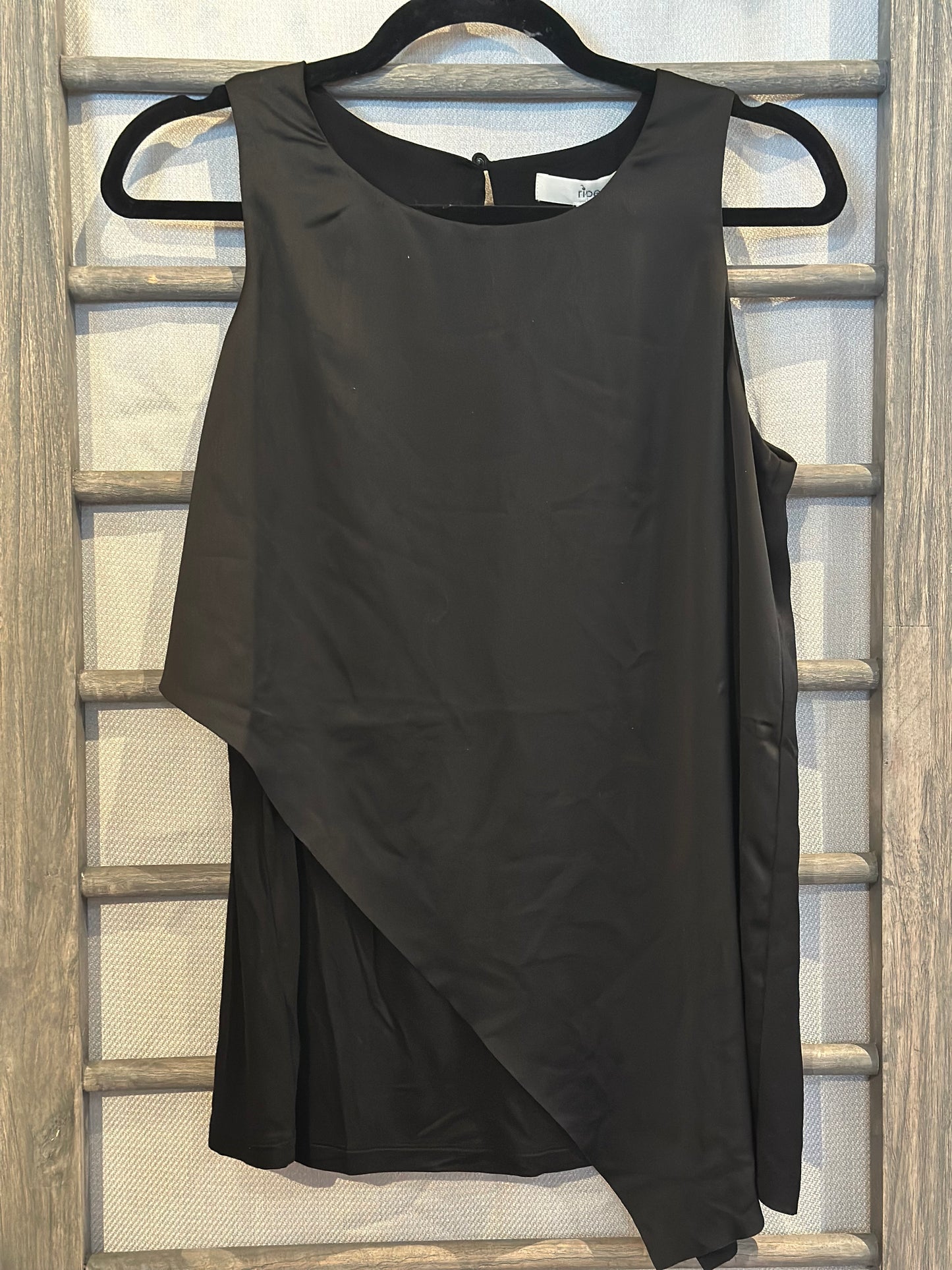 Ripe Maternity & Nursing Assymetric Top sz small