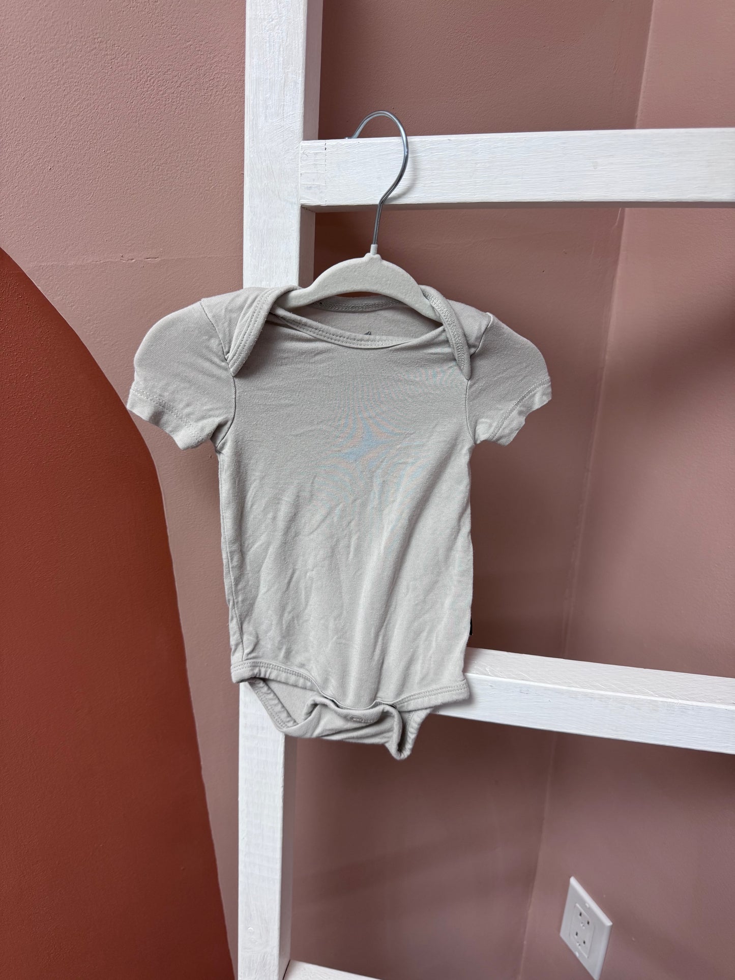 Kyte Baby Onesie - Size NB