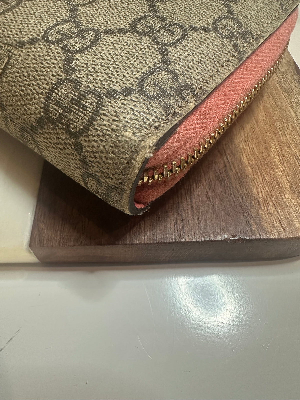 Gucci GG Supreme Monogram Face Zip Around Wallet