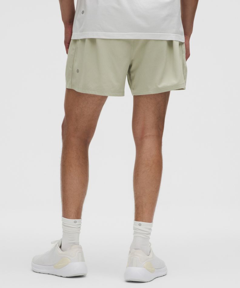 Lululemon Pace Breaker Lined Short  size medium