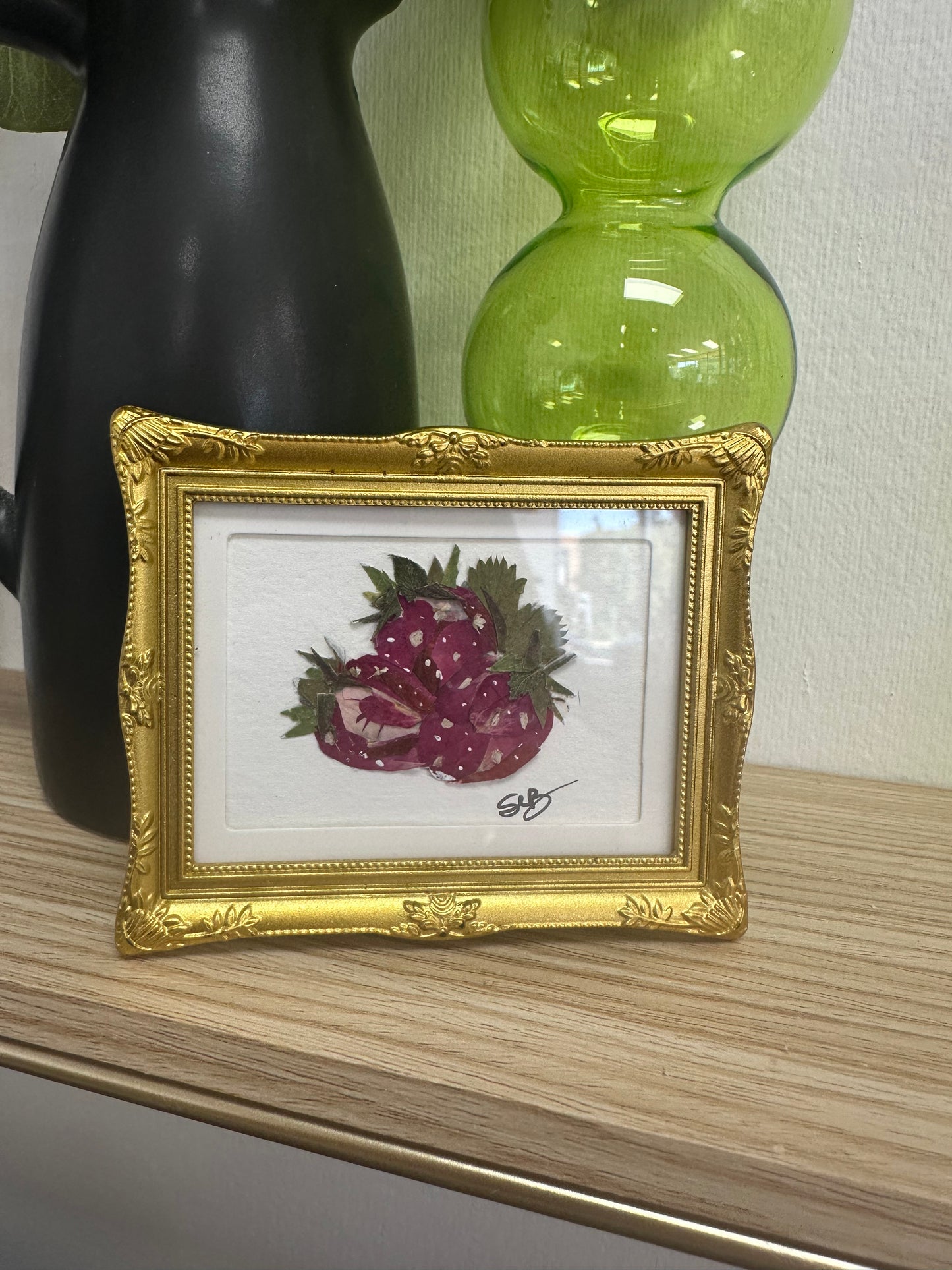 Floral Garden Art Strawberries Magnet