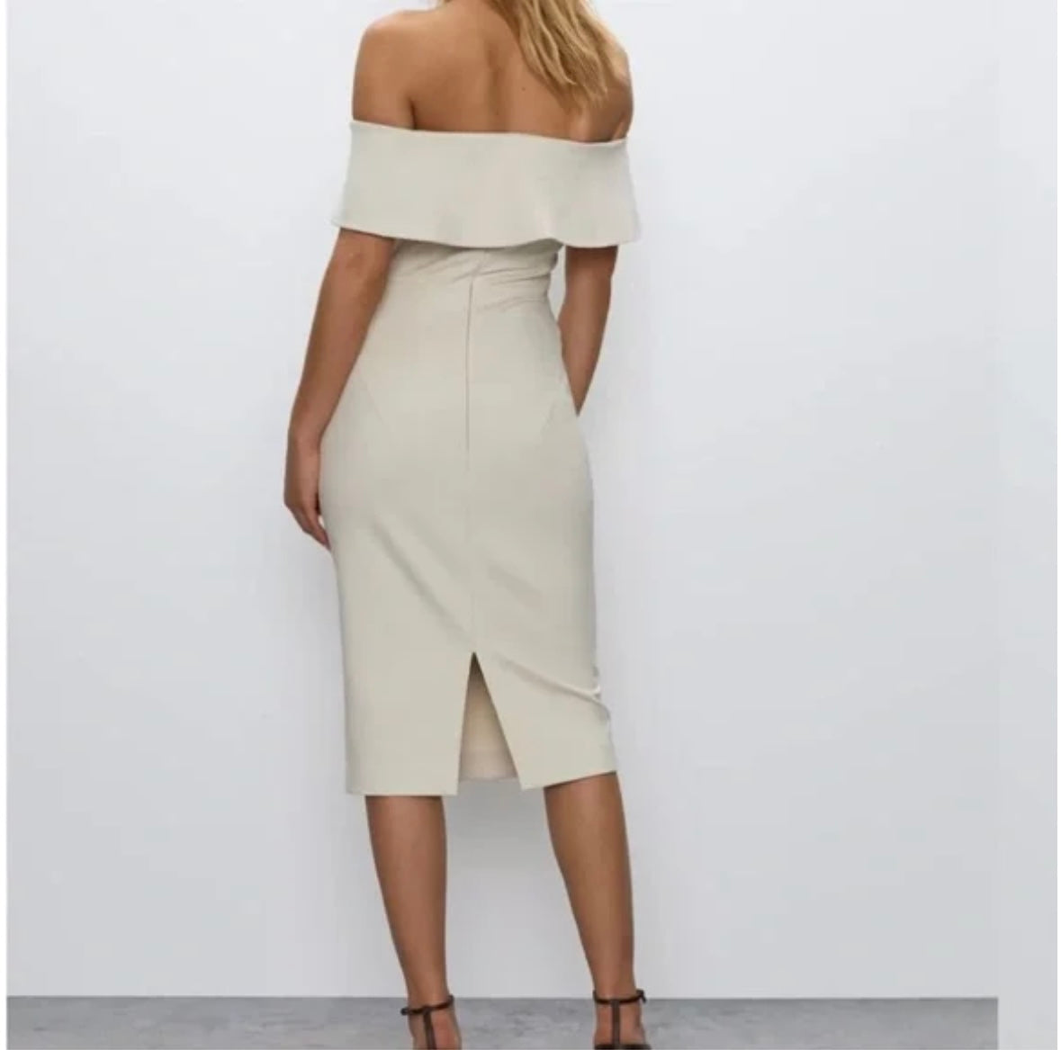 Aritzia BABATON dress Size Small – The Clover Co Aritzia BABATON dress Size Small – The Clover Co