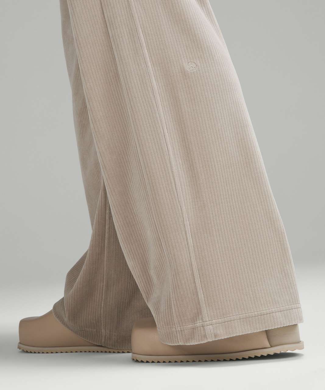 Lululemon Scuba Mid-Rise Wide-Leg Pant Velvet Cord Sz 12