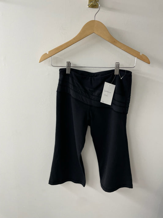 Lululemon-Crops/Clam Diggers Size 6