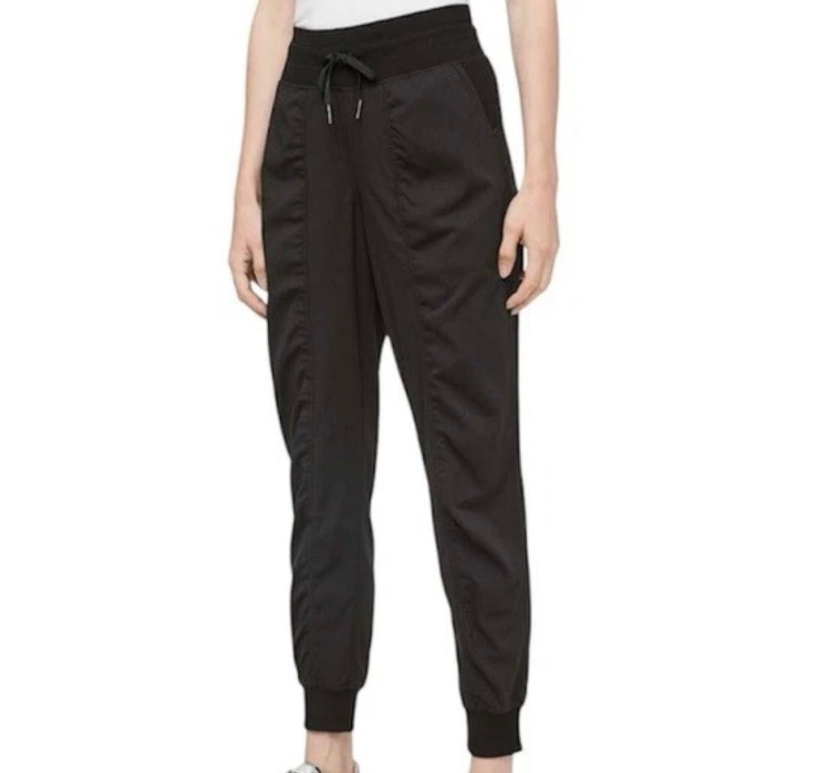 Lululemon Beyond the Studio Joggers Sz 4