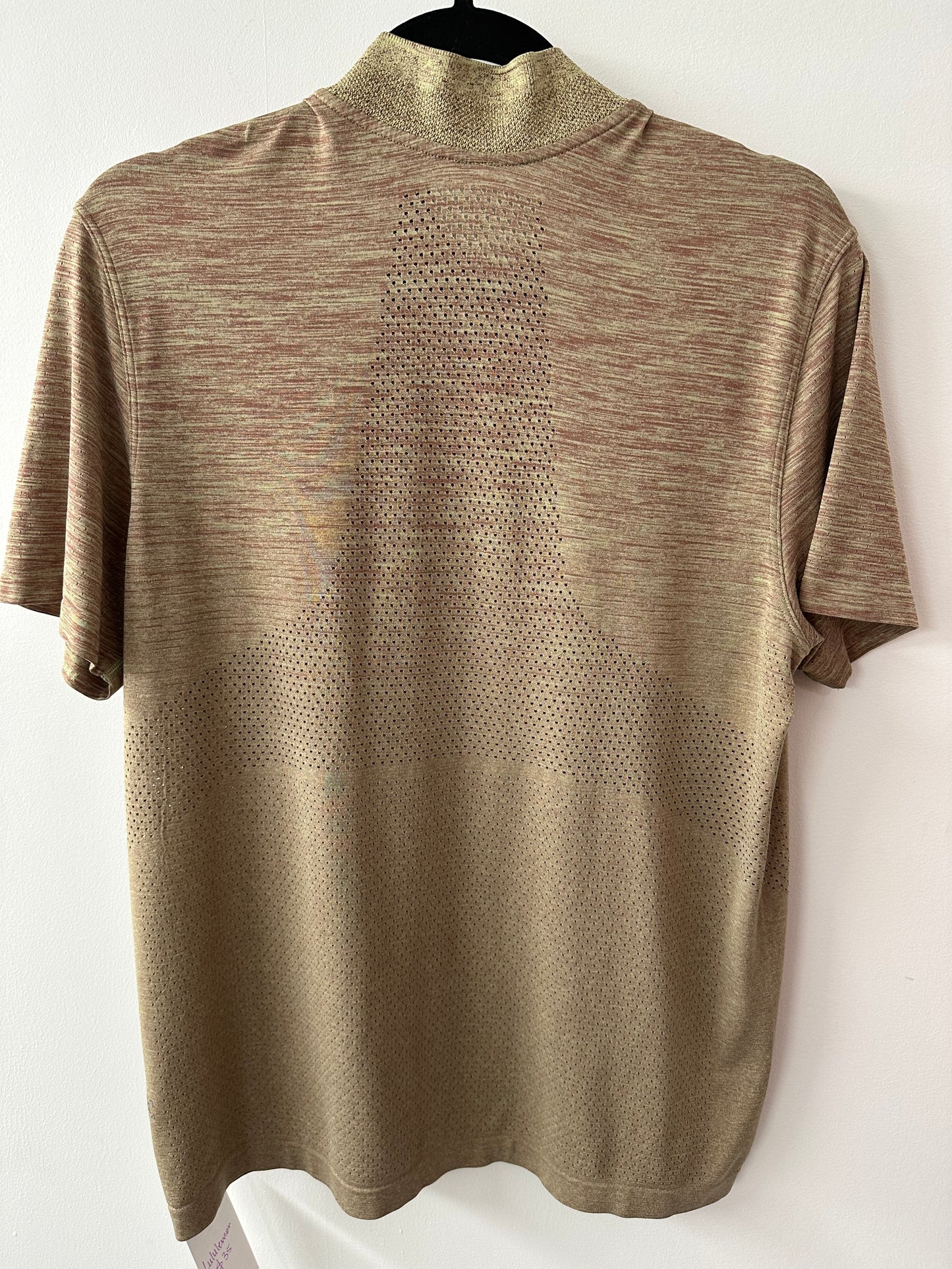 Men’s Lululemon Shirt size M