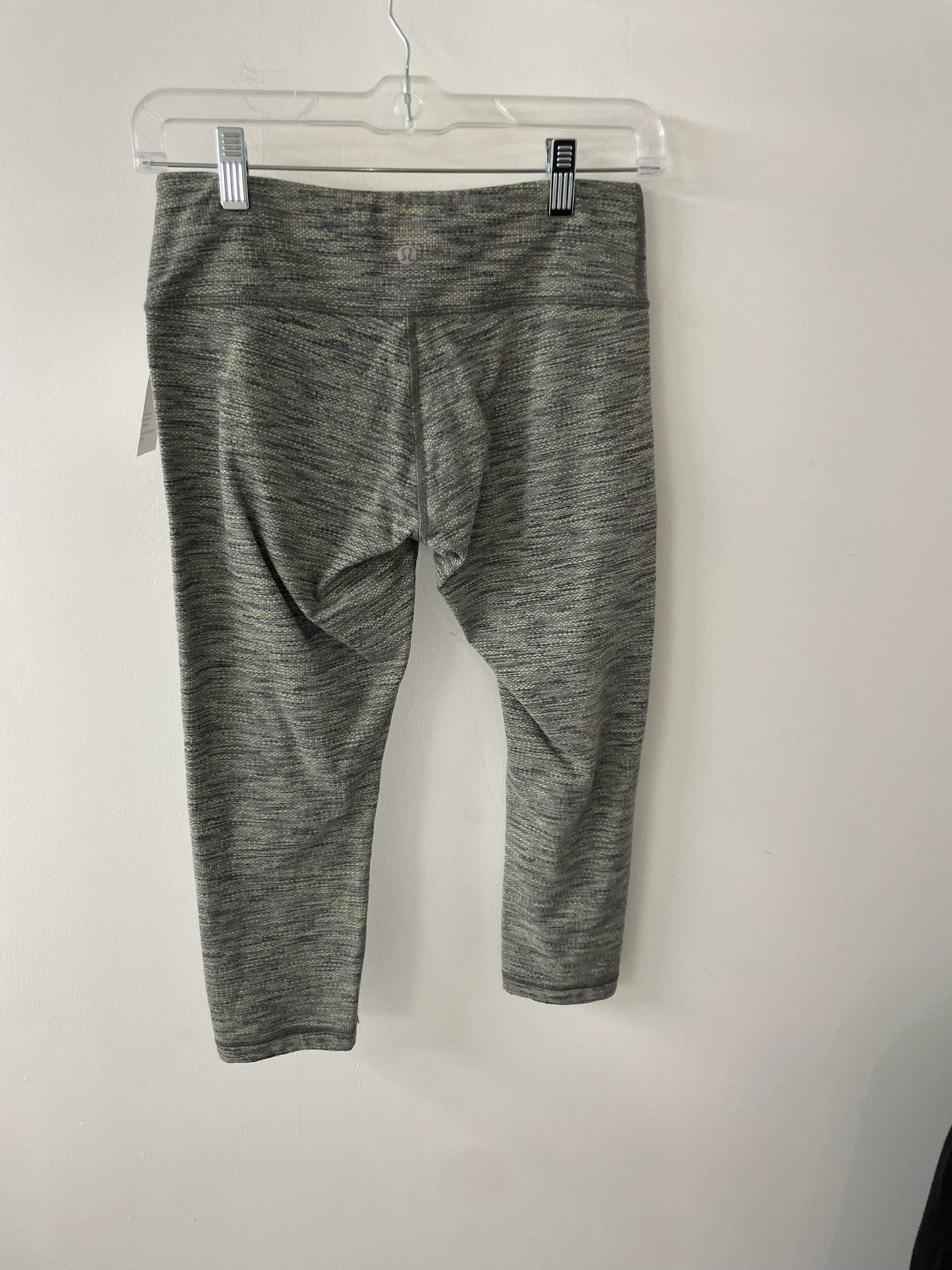 Lululemon-Wunder Crops Size 6