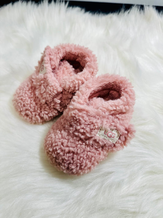 UGG Slippers - Size 0/1