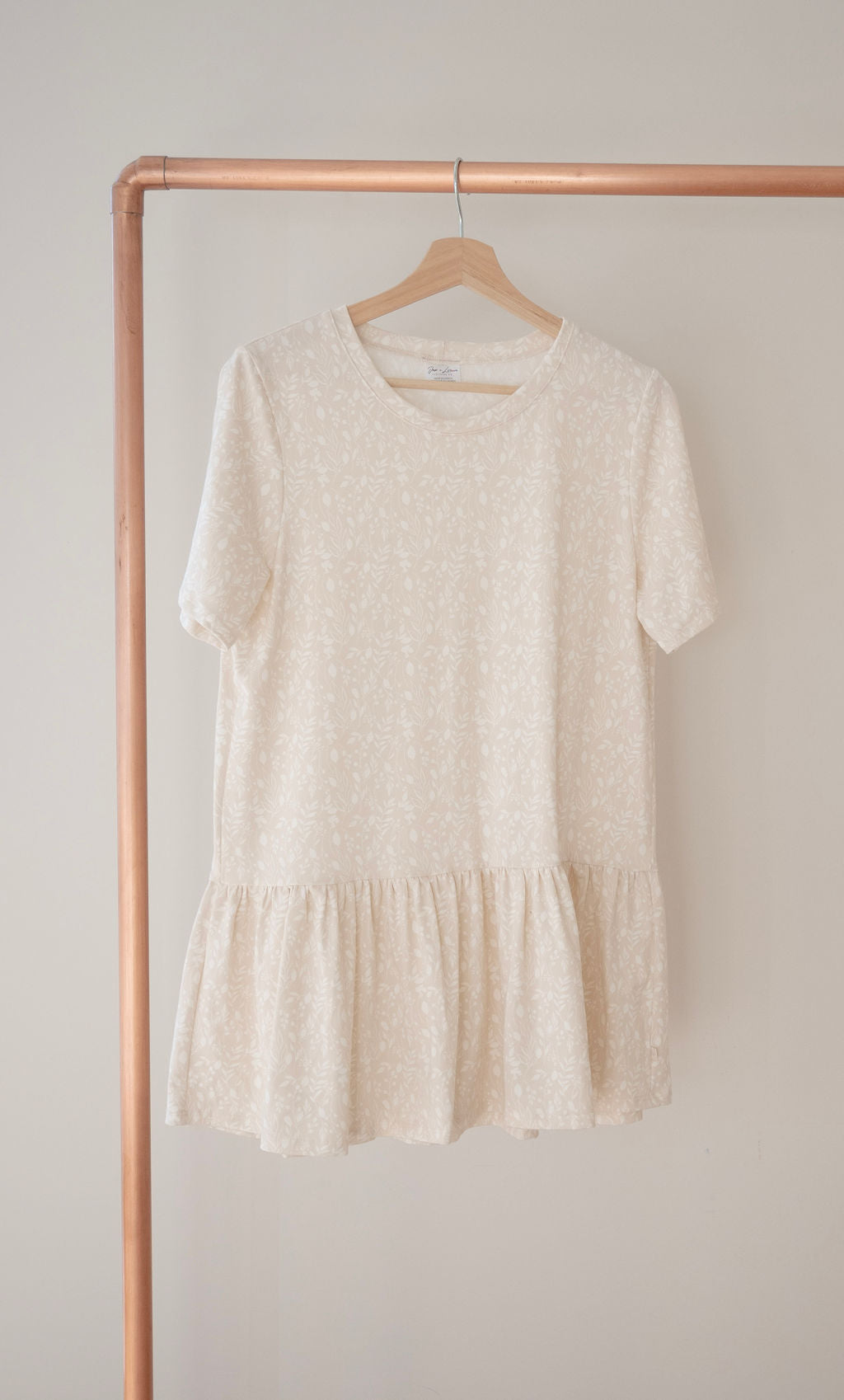 Jax + Lennon ruffle tunic     size small
