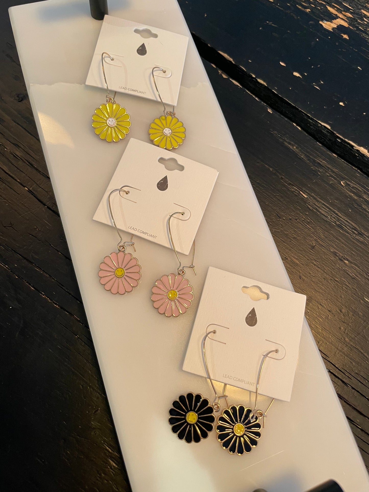 Daisy Dangle Earrings