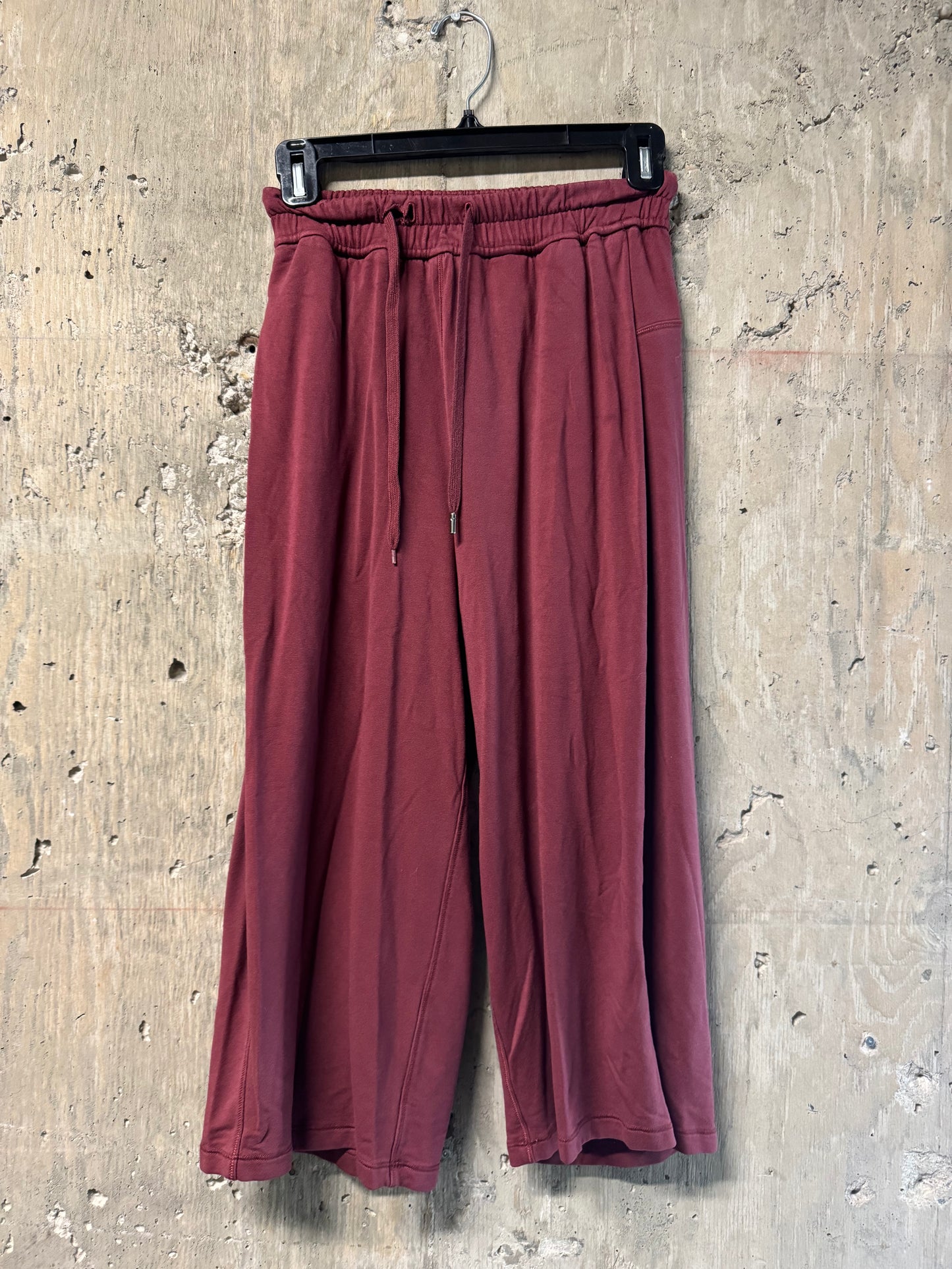 Lululemon Wide Leg Capri Pants Side 0