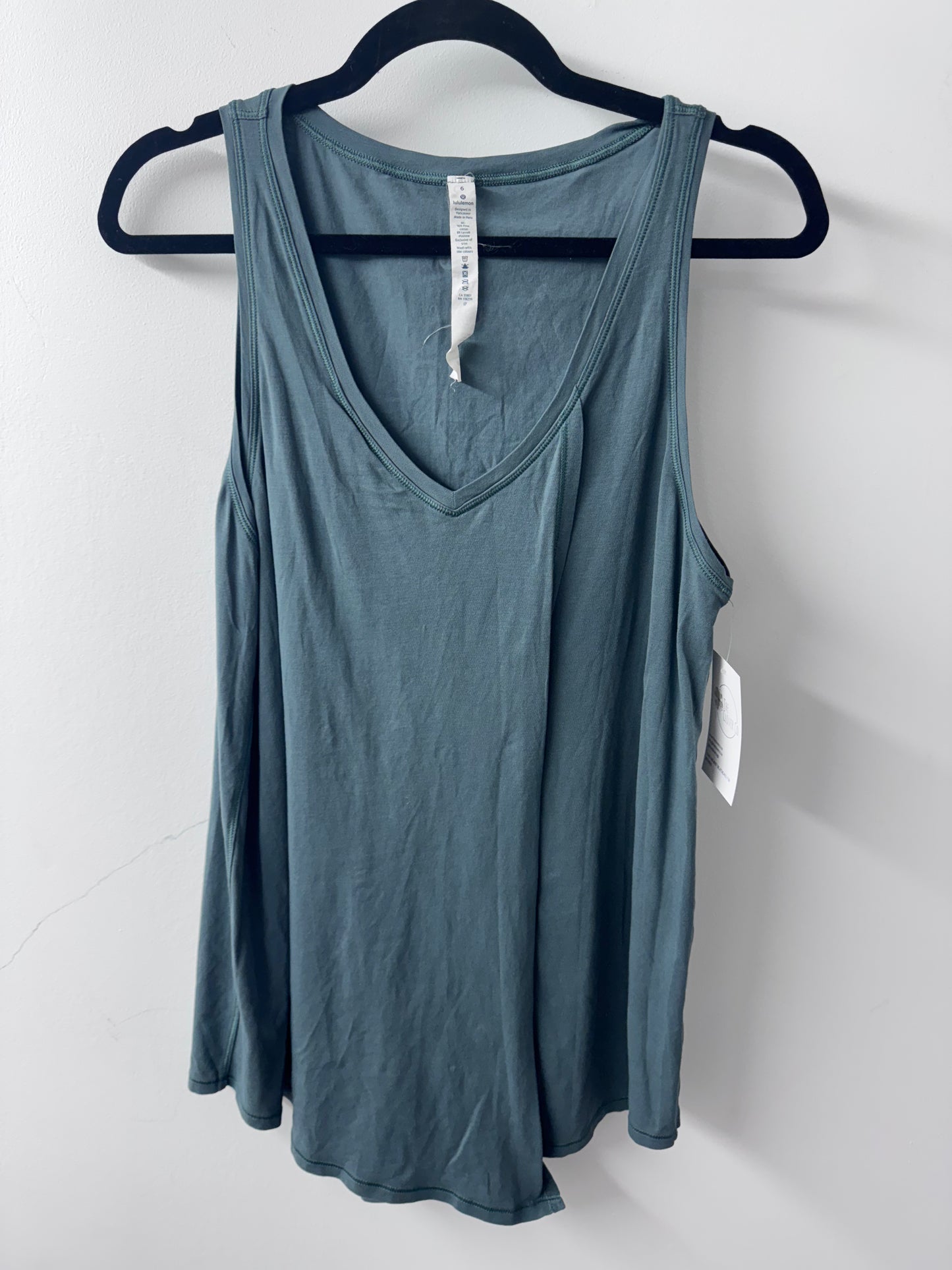 Lululemon Knot A Problem Tank - Size 6