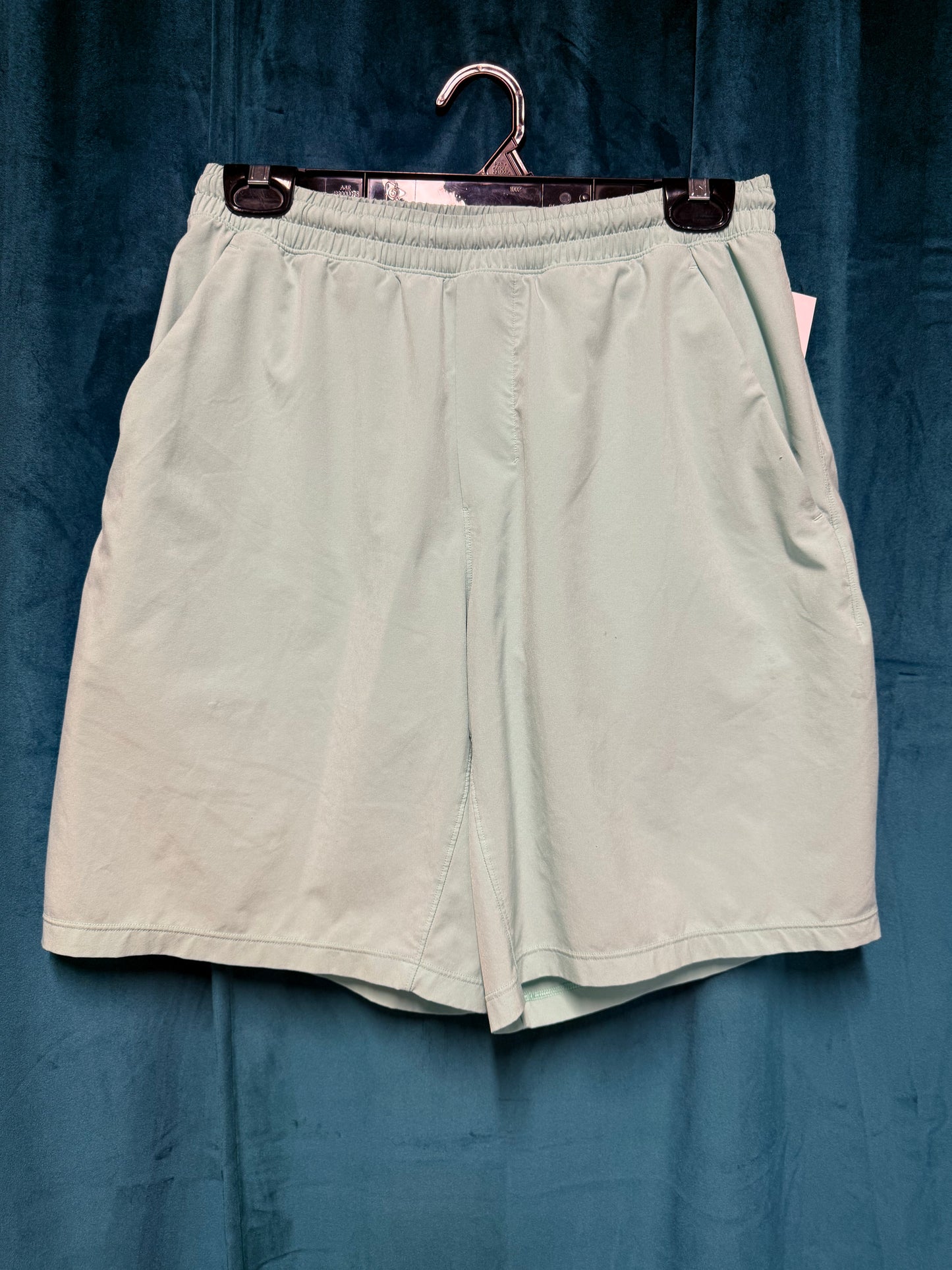 Lululemon Pace Breaker Lined Short  size medium