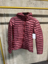 Load image into Gallery viewer, Pack and Down Shine Jacket Size 4
