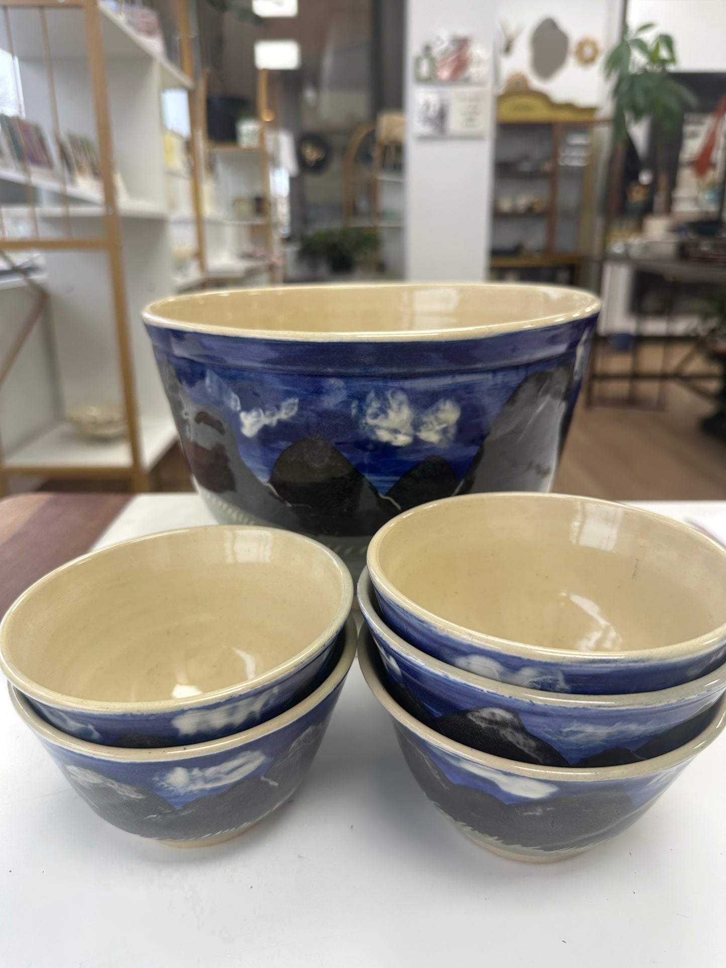 Mountain Pottery Bowl Set