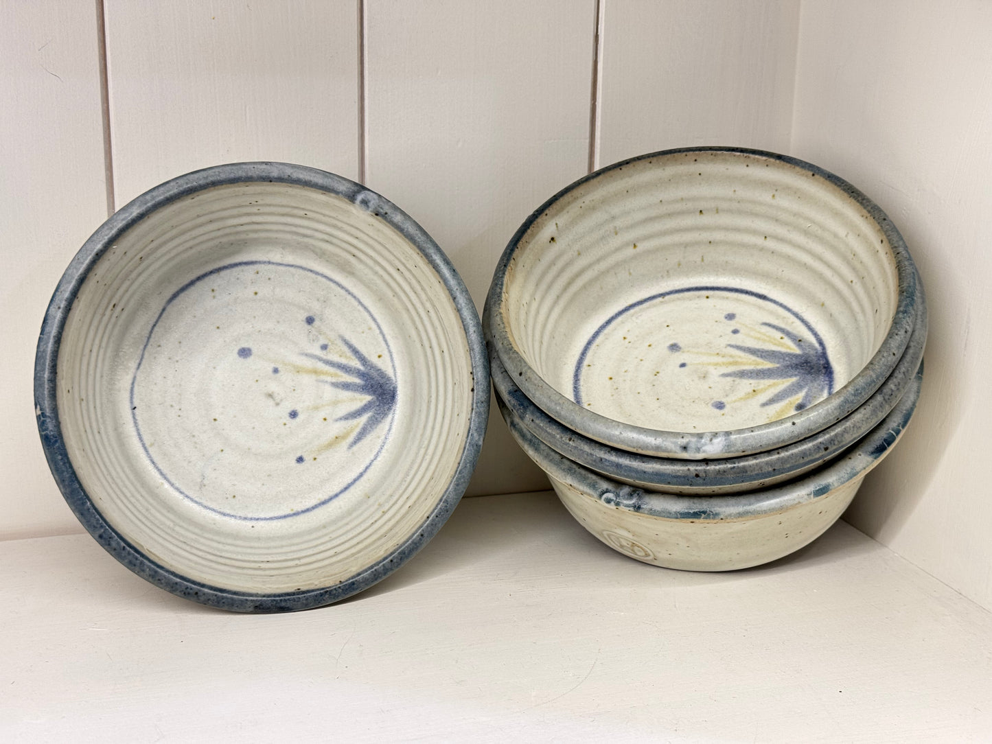 Set of 4 Pottery Bowls - blue/ivory