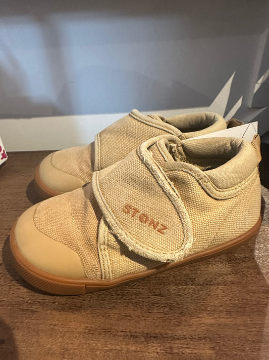 Stonz Canvas Shoes Sz 10