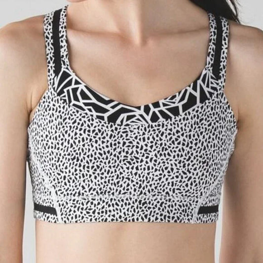 Lululemon Rack Pack Bra
Miss Mosaic White / Posey Black White / Black - Size 10