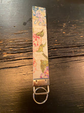 Load image into Gallery viewer, Fabric wristlets
