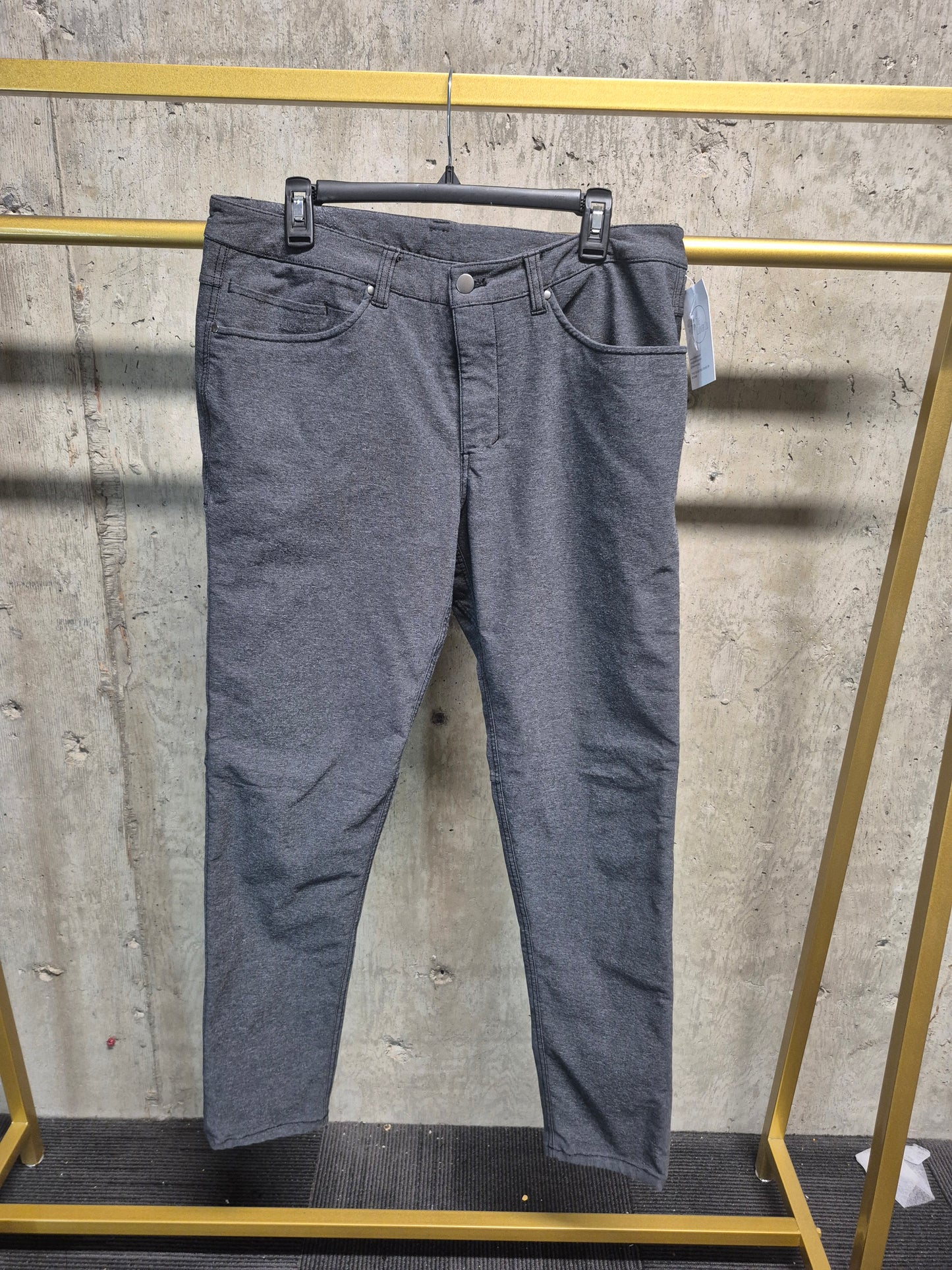 Lululemon Men's Gray Pants Size 32