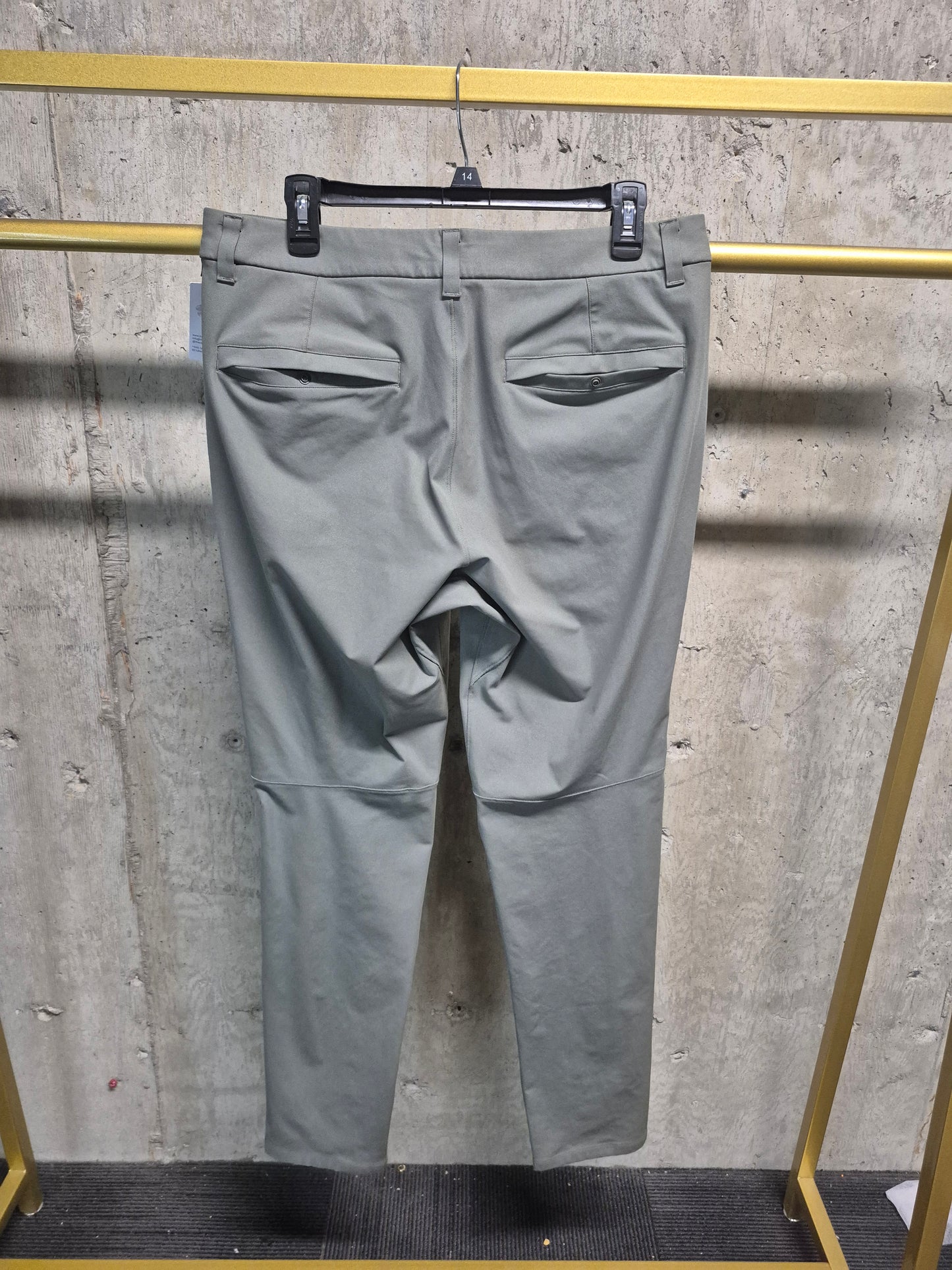 Lululemon Men's Pants Size 33